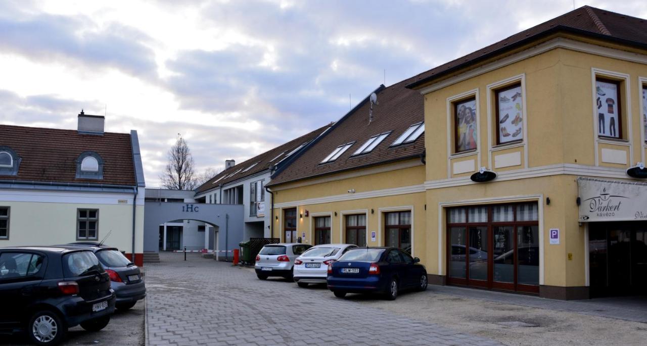Dentissimi Vendegszobak Mosonmagyaróvár Exterior foto